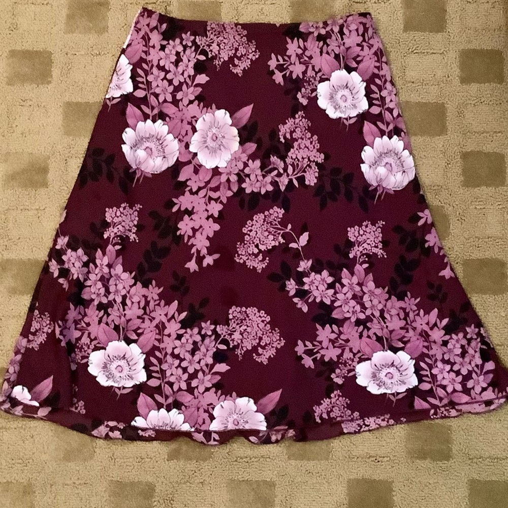 BURGUNDY FLORAL SKIRT SIZE S